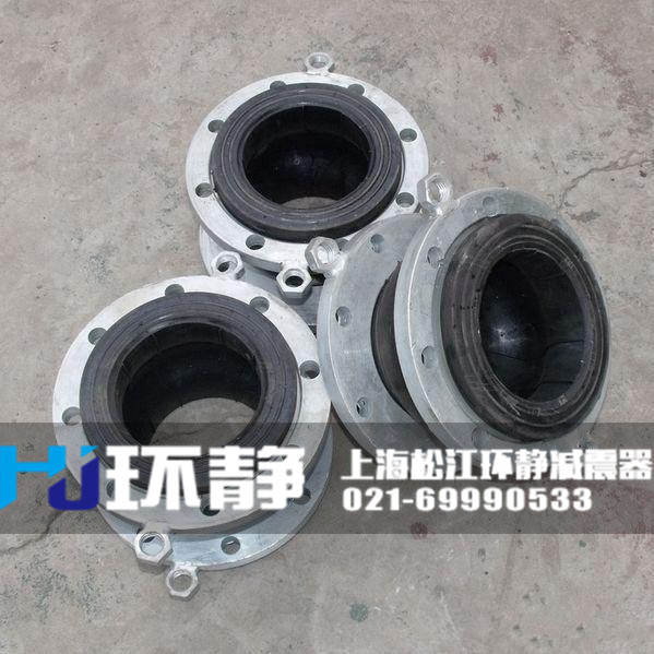 內(nèi)蒙古呼倫貝爾市新巴爾虎左旗耐油<a href=http://m.txsj888.cn/products/xiangjiaojietou/danqiu target=_blank class=infotextkey>單球體<a href=http://m.txsj888.cn target=_blank class=infotextkey>橡膠接頭</a></a>的實(shí)際安裝圖 /></p>新巴爾虎左旗（又稱東旗，新左旗）隸屬內(nèi)蒙古自治區(qū)呼倫貝爾市，位于東經(jīng)117°33′～120°12′，北緯46°10′～49°47′，地處大興安嶺北麓，呼倫貝爾市西南端，西南與蒙古國接壤，東北與俄羅斯隔額爾古納河相望，南接興安盟阿爾山市，西隔烏爾遜河、呼倫湖與新巴爾虎右旗、滿洲里市相鄰，東與陳巴爾虎旗、鄂溫克族自治旗相連。屬中溫帶大陸性季風(fēng)氣候。

新巴爾虎左旗面積2.2萬平方公里，人口4.21萬人（2015年總?cè)丝冢?，?個(gè)鎮(zhèn)、5個(gè)蘇木。境內(nèi)有甘珠爾廟、“ 諾門罕戰(zhàn)爭”遺址等景點(diǎn)，曾榮獲“內(nèi)蒙古自治區(qū)2016年度校園足球工作好的旗縣”稱號。 2013年，新巴爾虎左旗地區(qū)生產(chǎn)總值完成327562萬元。

2018年12月29日，民委決定命名呼倫貝爾市新巴爾虎左旗為第六批“全國民族團(tuán)結(jié)進(jìn)步創(chuàng)建示范區(qū)（單位）”。

2019年4月18日，內(nèi)蒙古自治區(qū)人民決定新巴爾虎左旗退出貧困旗縣序列。<br />內(nèi)蒙古呼倫貝爾市新巴爾虎左旗<a href=http://www.shluoying.com.cn target=_blank class=infotextkey>單球體橡膠接頭</a>的連接方式有松套法蘭連接、固定法蘭連接和卡箍連接3種；按結(jié)構(gòu)可分為單球體、雙球體、異徑、偏心及彎頭等5種。單球體橡膠接頭由內(nèi)外層膠、簾布層和鋼絲圈組合成管狀橡膠件，經(jīng)硫化成型后再與金屬法蘭或平行接頭松套組合而成。<br />　　內(nèi)蒙古呼倫貝爾市新巴爾虎左旗單球體橡膠接頭使用到管道中，可減低設(shè)備振動及噪聲，并可對因環(huán)境溫度變化引起的熱脹冷縮起補(bǔ)償作用，廣泛運(yùn)用于各種管道系統(tǒng)。本產(chǎn)品是由織物增強(qiáng)的橡膠件與平形活接頭、金屬法蘭或螺紋管法蘭組合成，用以管道隔振降噪、補(bǔ)償位移的接頭。它們是一種高彈性、?高氣密性、耐介質(zhì)性和耐氣候性的管道接頭。<br />　　本產(chǎn)品主要運(yùn)用于水泵的進(jìn)出口，有著補(bǔ)償位移、隔振降噪的作用。本產(chǎn)品廣泛運(yùn)用于要求更高管道系統(tǒng)。本產(chǎn)品的結(jié)構(gòu)基本上比較好，它們是由由內(nèi)外層膠、簾布層和鋼絲圈組合成的管狀橡膠件，本產(chǎn)品因選用雙球體結(jié)構(gòu)，因此在安裝長度上面大于本產(chǎn)品，相較于單球體有著更大的補(bǔ)償量和偏轉(zhuǎn)角度?？墒牵谑褂脮r(shí)候需要注意的是，單球體橡膠接頭的穩(wěn)定性能沒有單球體高，尤其是在球體過渡處非常容易發(fā)生爆裂。針對這一問題，經(jīng)過多次試驗(yàn)研究，研發(fā)出適合承壓的產(chǎn)品增壓保護(hù)裝置。該裝置能非常好的保護(hù)球體的穩(wěn)定性，在使用過程中即便突然增壓也可以起著非常好的保護(hù)作用，很大的減低了本產(chǎn)品在使用中出現(xiàn)問題的情況。<br />　　在實(shí)際工程中，還應(yīng)依據(jù)實(shí)際使用環(huán)境選擇合適性能的產(chǎn)品，具體選用哪種產(chǎn)品做為管道的<a href=http://m.txsj888.cn target=_blank class=infotextkey>柔性連接</a>配件，可致電駱盈管道設(shè)備掌握更多相關(guān)信息。<br />　　內(nèi)蒙古呼倫貝爾市新巴爾虎左旗單球體橡膠接頭作用有著耐高壓，彈性好的特點(diǎn)，安裝在建筑消防系統(tǒng)上面，本產(chǎn)品在城市建設(shè)有著重要的作用。經(jīng)濟(jì)發(fā)達(dá)建筑消防設(shè)施建設(shè)比較成熟，據(jù)美國消防學(xué)會統(tǒng)計(jì)，安裝自動消防設(shè)施的建筑中發(fā)生火災(zāi)，的確起著了確保建筑物消防穩(wěn)定的作用。<br />　　冷卻或許許多人是剛聽到，實(shí)際上冷卻塔就是借助空氣同水的接觸，來減低室內(nèi)溫度的，多用于我們的空調(diào)、冰箱、冷凍系統(tǒng)，包括制革、發(fā)泡、發(fā)電、汽輪機(jī)等領(lǐng)域，冷卻塔內(nèi)也會使用到我們的產(chǎn)品，單球體橡膠接頭原理依據(jù)預(yù)防冷卻塔系統(tǒng)中常見的污垢、青苔、水垢、腐蝕、微生物等水質(zhì)而設(shè)計(jì)。本產(chǎn)品安裝的目的就是為了避免污染物長久的腐蝕。大家都知道冷卻塔水中長久浮游大量微生物，大多數(shù)是由冷卻塔蒸發(fā)熱量時(shí)隨空氣進(jìn)入循環(huán)水。大量在管道內(nèi)生存，多種微生物共同存活對管道和本產(chǎn)品擁有嚴(yán)重的生物腐蝕作用時(shí)間久了管道壁會被腐蝕變薄結(jié)果生銹而漏水。我們的產(chǎn)品材質(zhì)選用EPDM防腐蝕橡膠可長久抵御腐蝕細(xì)菌微生物侵蝕，使用年限超過5年。沉淀物污垢在冷卻塔中循環(huán)水中始終是無法攻克的難題，冷卻塔工作原理應(yīng)屬大氣降溫，冷卻水中一般都含有大量氧氣于循環(huán)水，這類廢水具有非常強(qiáng)的腐蝕性，長久接觸結(jié)合產(chǎn)生化學(xué)腐蝕，危害非常嚴(yán)重；在這一點(diǎn)上耐腐蝕、耐氧化的產(chǎn)品更加確立了在循環(huán)水中的應(yīng)用。<br />　　我國泵閥業(yè)快速壯大帶動此產(chǎn)品需求逐漸上升。本產(chǎn)品是泵閥行業(yè)中不可缺少的關(guān)鍵配件，它的品質(zhì)與功能直接影響整個(gè)泵閥供應(yīng)鏈的運(yùn)行效率。本產(chǎn)品幫助國內(nèi)泵閥業(yè)，促使其健康發(fā)展，推進(jìn)傳統(tǒng)泵閥向現(xiàn)代化泵閥業(yè)轉(zhuǎn)型升級，針對建立健全現(xiàn)代流通、針對企業(yè)提高流通效率具有重要的長遠(yuǎn)發(fā)展意義。<br />　　泵閥業(yè)是銜接上下游產(chǎn)業(yè)鏈的重要一環(huán)，上下游產(chǎn)業(yè)借助泵閥業(yè)的優(yōu)勢對本產(chǎn)品進(jìn)行有效計(jì)劃的管理。近些年，我國關(guān)于泵閥的一些有利消息頻出，這不僅引起了泵閥業(yè)經(jīng)營者和業(yè)內(nèi)人士的廣泛關(guān)注，同樣也引起了此行業(yè)的關(guān)注。<br />　　根據(jù)這組數(shù)據(jù)我們不難發(fā)現(xiàn)本產(chǎn)品占據(jù)非常大的比例，尤其是單球體橡膠接頭產(chǎn)品?？傮w而言，我國泵閥企業(yè)擁有此產(chǎn)品比例很高，相信隨著我國泵閥業(yè)不斷壯大，針對單球體橡膠接頭及其相關(guān)產(chǎn)品的需求逐漸上升已成定局。<p style=